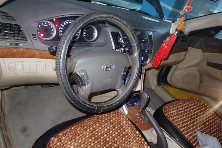 Used Hyundai SONATA·NFC 2009 2.0L Automatic GLS Center Console