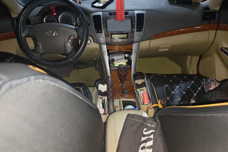 Used Hyundai SONATA·NFC 2009 2.0L Automatic GLS Center Console
