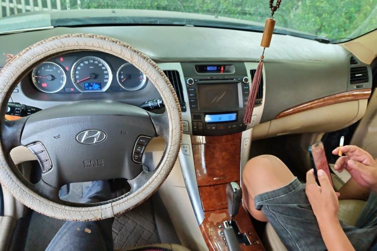 Used Hyundai SONATA·NFC 2009 2.0L Automatic GLS Center Console