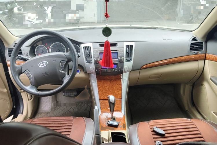 Used Hyundai SONATA·NFC 2009 2.0L Automatic GLS Center Console