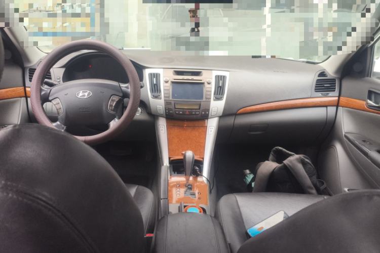 Used Hyundai SONATA·NFC 2009 2.0L Automatic GLS Center Console