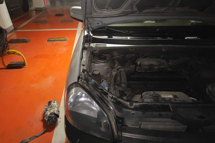 Used Hyundai Tucson 2006 2.0L Automatic 2WD Comfort Edition Engine Bay Right