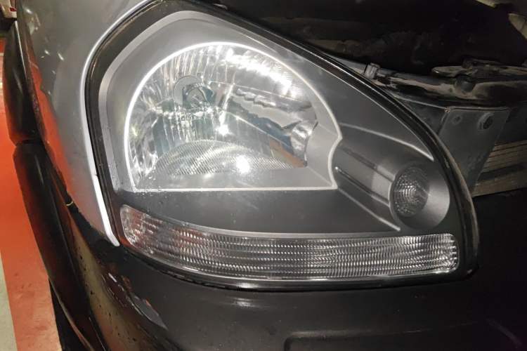 Used Hyundai Tucson 2006 2.0L Automatic 2WD Comfort Edition Right Front Headlight