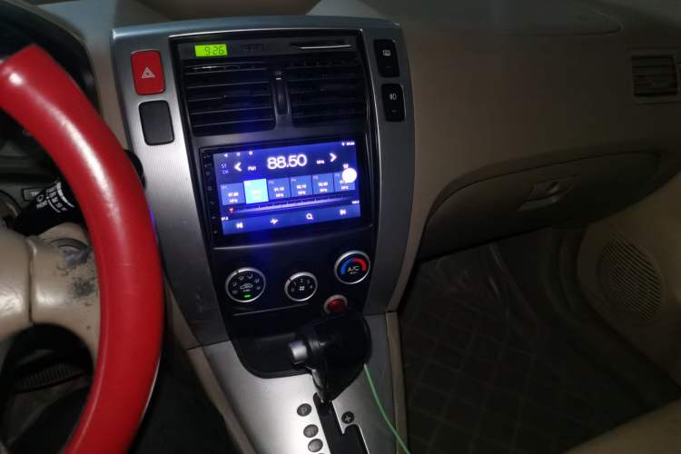 Used Hyundai Tucson 2009 2.0L Automatic Two-Wheel Drive with Sunroof Audio And AC Panel
