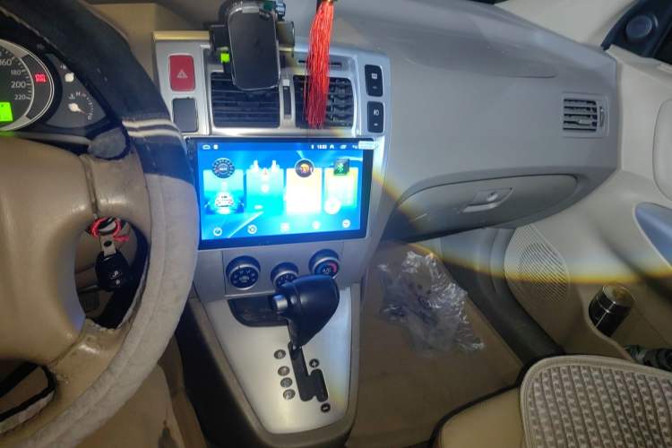 Used Hyundai Tucson 2009 2.0L Automatic Two-Wheel Drive with Sunroof Audio And AC Panel