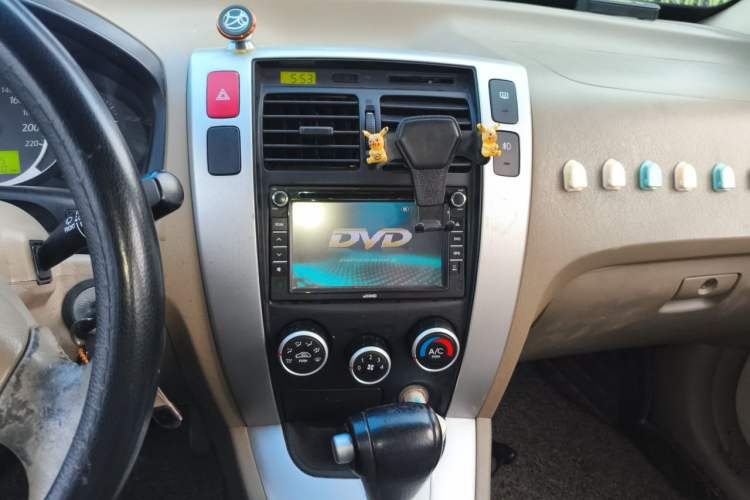 Used Hyundai Tucson 2009 2.0L Automatic Two-Wheel Drive with Sunroof Audio And AC Panel
