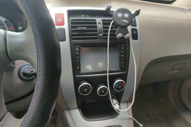 Used Hyundai Tucson 2009 2.0L Manual Two-Wheel Drive Fashion Edition Audio And AC Panel