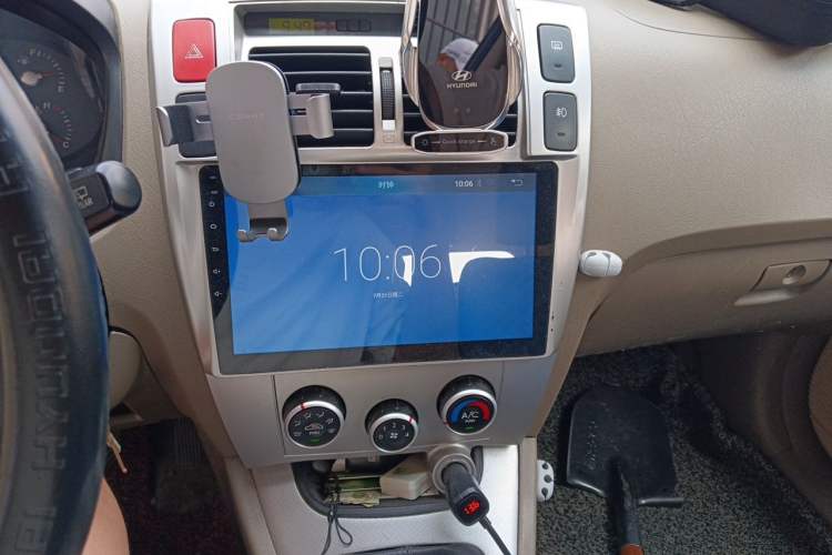 Used Hyundai Tucson 2009 2.0L Manual Two-Wheel Drive Fashion Edition Audio And AC Panel