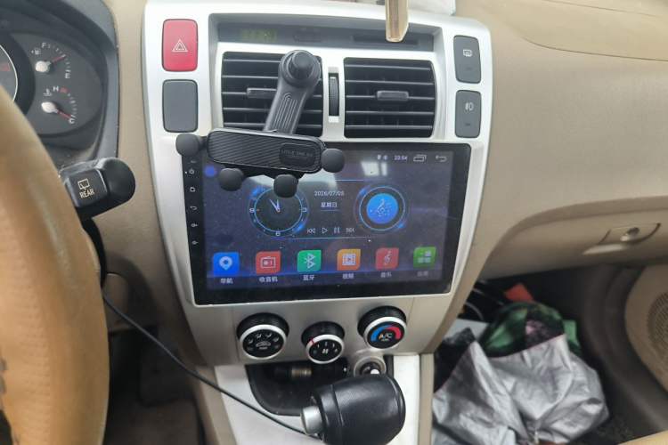 Used Hyundai Tucson 2009 2.0L Automatic Two-Wheel Drive with Sunroof Audio And AC Panel