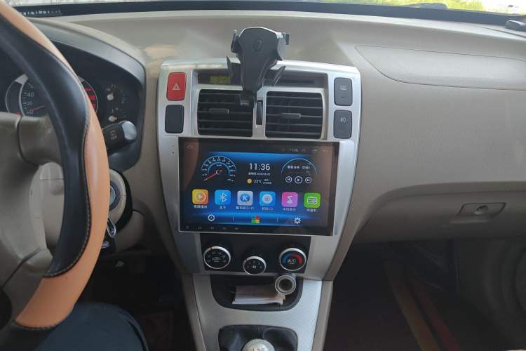 Used Hyundai Tucson 2009 2.0L Manual Two-Wheel Drive Fashion Edition Audio And AC Panel