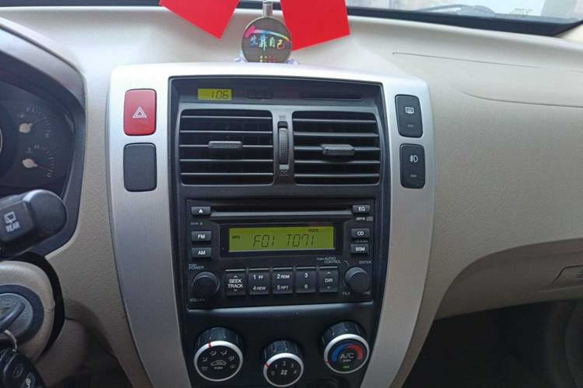 Used Hyundai Tucson 2009 2.0L Manual Two-Wheel Drive Fashion Edition Audio And AC Panel