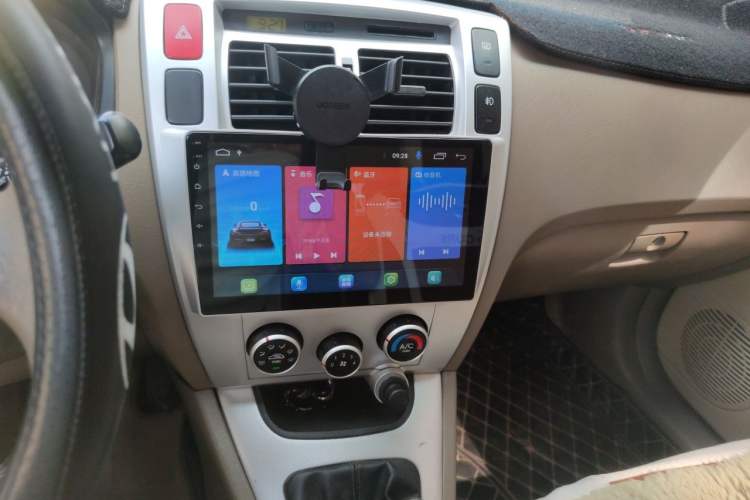 Used Hyundai Tucson 2009 2.0L Manual Two-Wheel Drive Fashion Edition Audio And AC Panel
