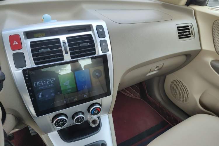 Used Hyundai Tucson 2009 2.0L Manual Two-Wheel Drive Fashion Edition Audio And AC Panel