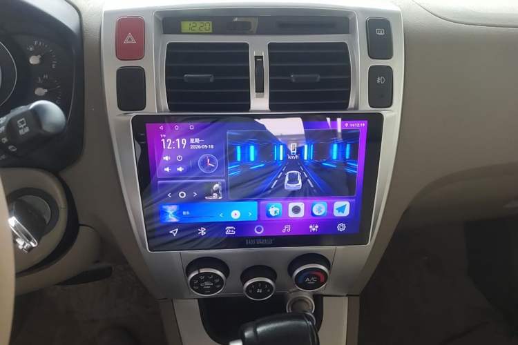 Used Hyundai Tucson 2009 2.0L Automatic Two-Wheel Drive with Sunroof Audio And AC Panel