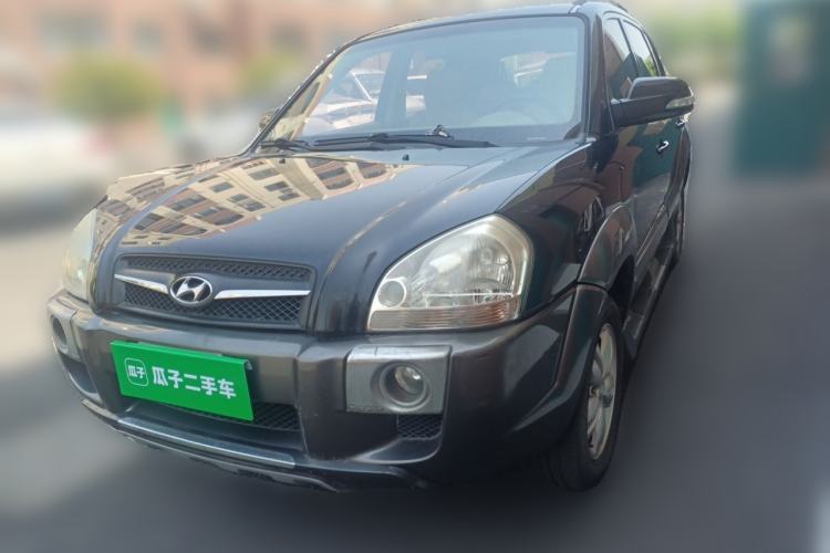 Used Hyundai Tucson 2009 2.0L Automatic Two-Wheel Drive with Sunroof Guazi used car, China used car export, Used car for sale, Used  cars, Cheapest cars for sale