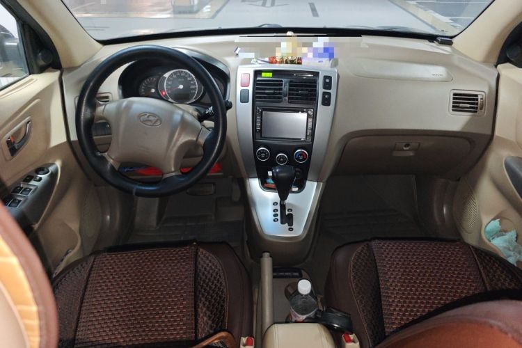 Used Hyundai Tucson 2009 2.0L Automatic Two-Wheel Drive with Sunroof Center Console