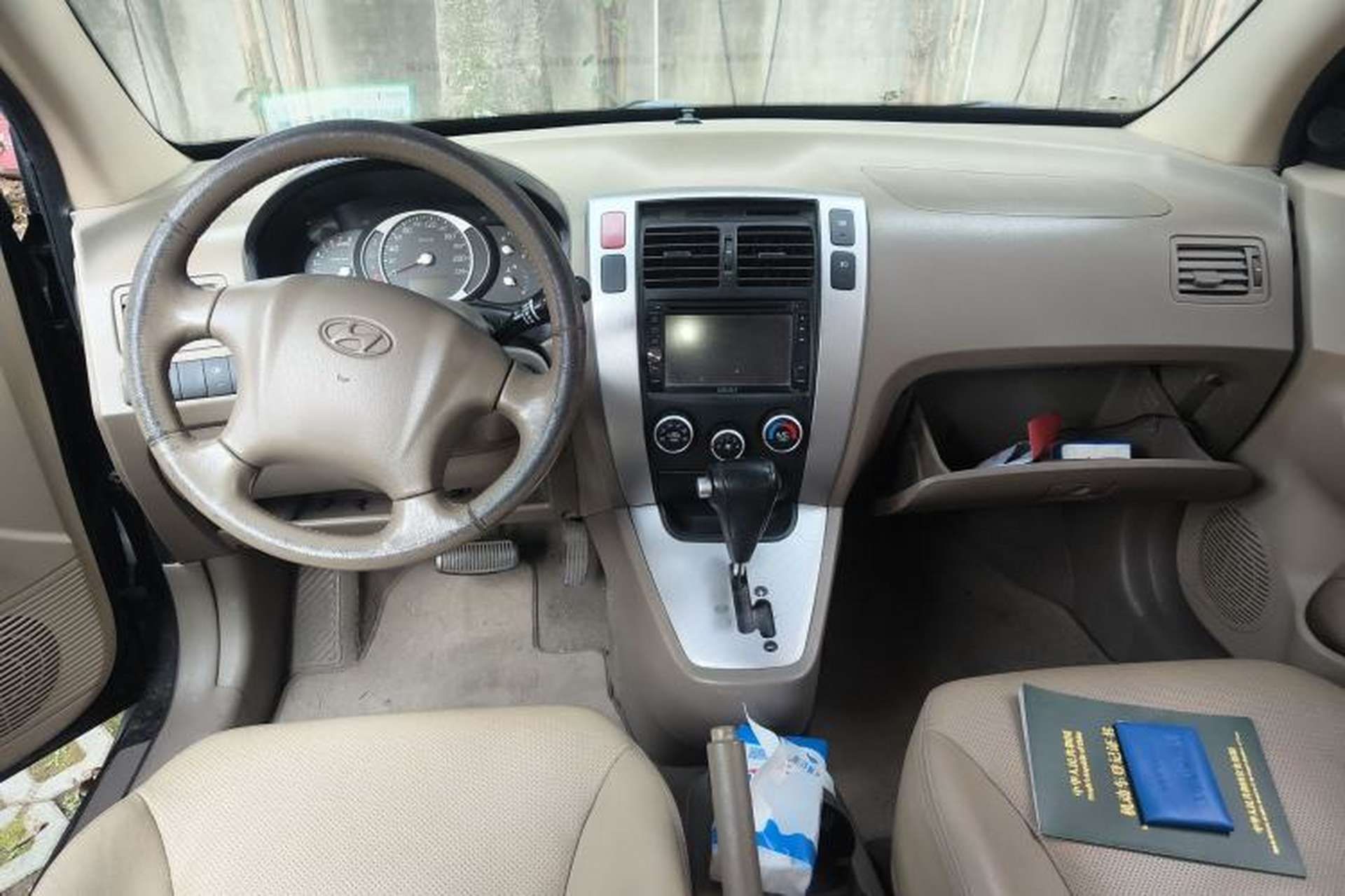 Used Hyundai Tucson 2009 2.0L Automatic Two-Wheel Drive with Sunroof Center Console