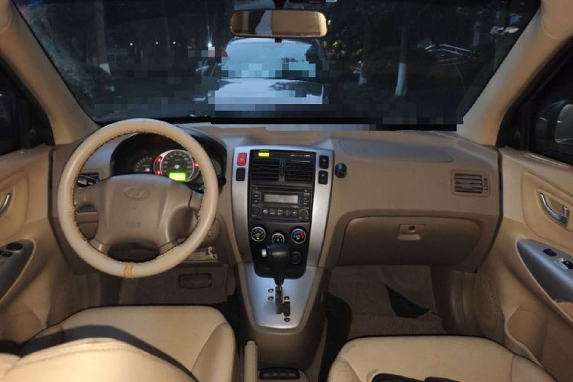 Used Hyundai Tucson 2009 2.0L Automatic Two-Wheel Drive with Sunroof Center Console