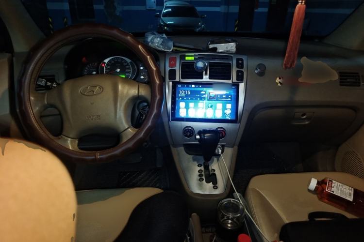 Used Hyundai Tucson 2009 2.0L Automatic Two-Wheel Drive with Sunroof Center Console