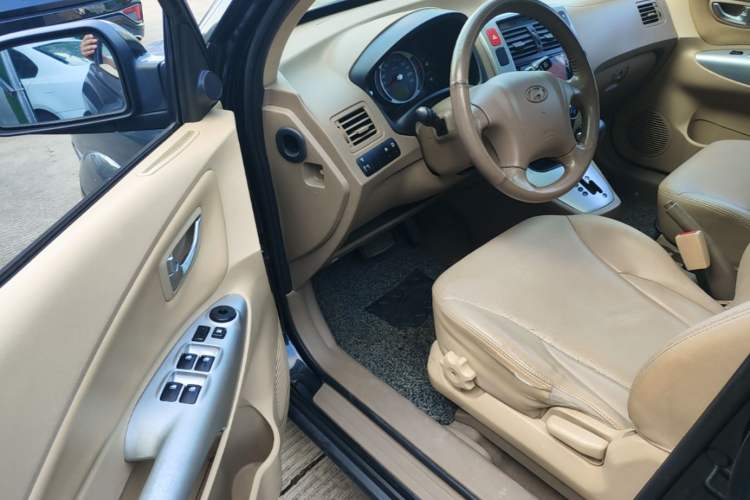 Used Hyundai Tucson 2009 2.0L Automatic Two-Wheel Drive with Sunroof Driver Seat