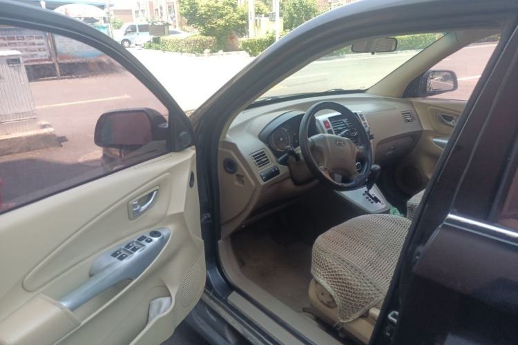 Used Hyundai Tucson 2009 2.0L Automatic Two-Wheel Drive with Sunroof Driver Seat