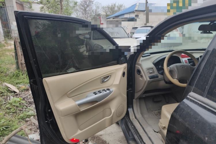 Used Hyundai Tucson 2009 2.0L Automatic Two-Wheel Drive with Sunroof Driver Seat