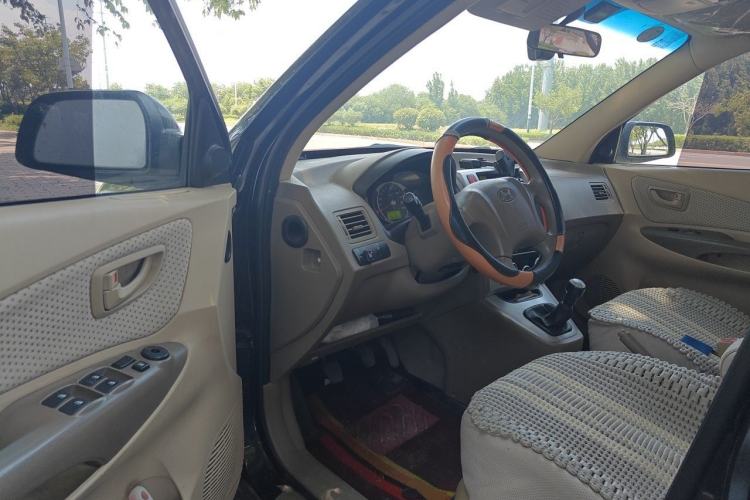 Used Hyundai Tucson 2009 2.0L Manual Two-Wheel Drive Fashion Edition Driver Seat