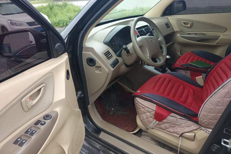 Used Hyundai Tucson 2009 2.0L Manual Two-Wheel Drive Fashion Edition Driver Seat