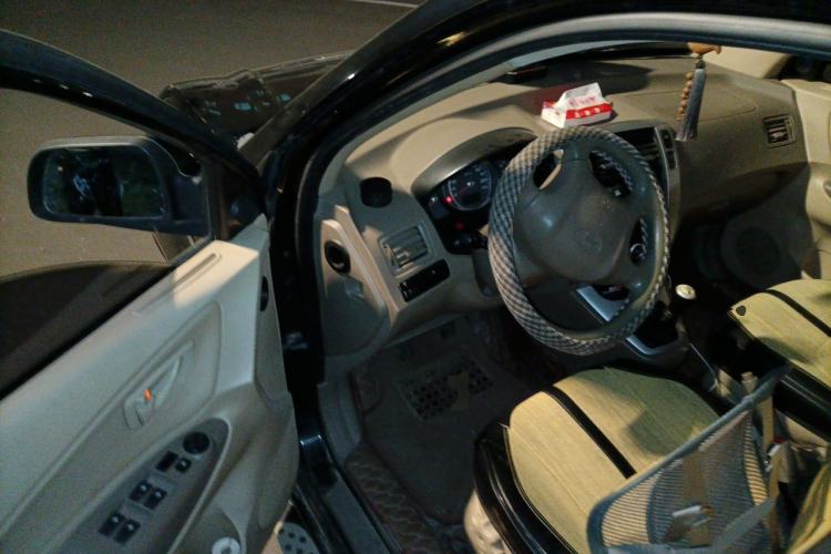 Used Hyundai Tucson 2009 2.0L Manual Two-Wheel Drive Fashion Edition Driver Seat