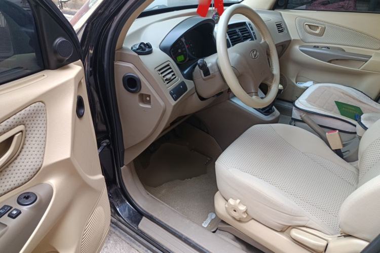 Used Hyundai Tucson 2009 2.0L Manual Two-Wheel Drive Fashion Edition Driver Seat