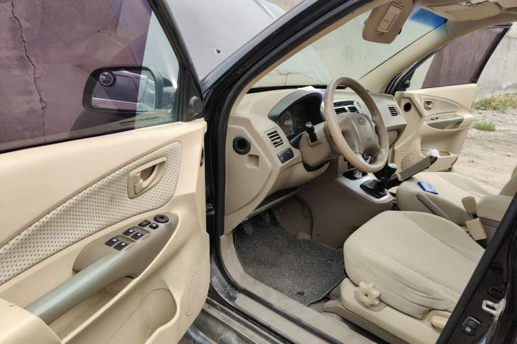 Used Hyundai Tucson 2009 2.0L Manual Two-Wheel Drive Fashion Edition Driver Seat