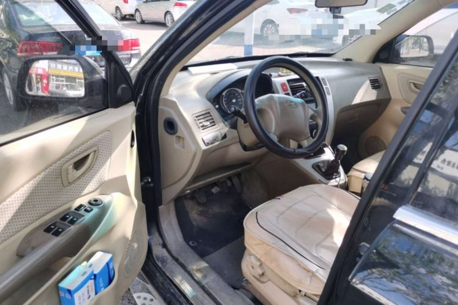 Used Hyundai Tucson 2009 2.0L Manual Two-Wheel Drive Fashion Edition Driver Seat