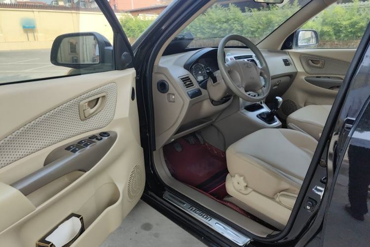 Used Hyundai Tucson 2009 2.0L Manual Two-Wheel Drive Fashion Edition Driver Seat