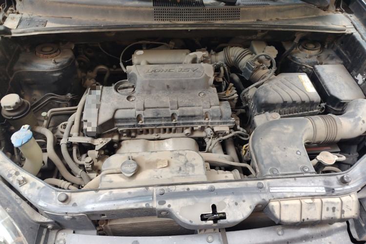 Used Hyundai Tucson 2009 2.0L Automatic Two-Wheel Drive with Sunroof Engine Bay