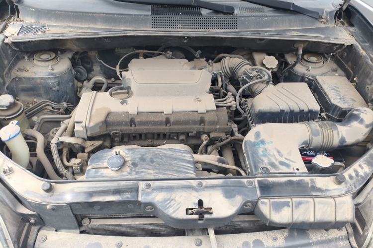 Used Hyundai Tucson 2009 2.0L Manual Two-Wheel Drive Fashion Edition Engine Bay