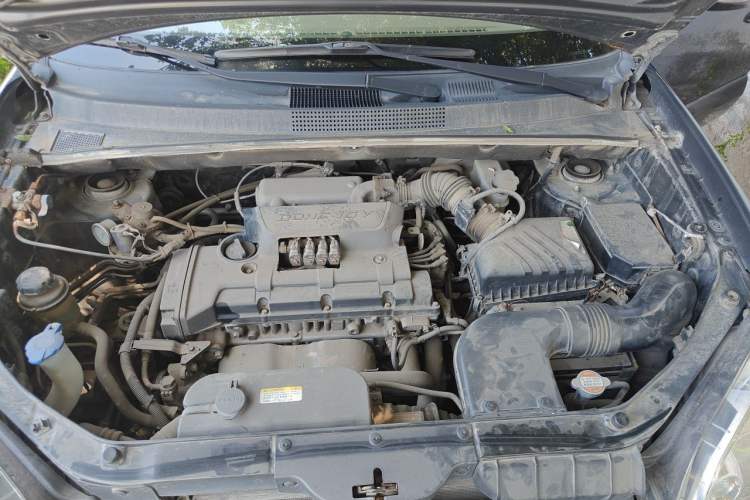 Used Hyundai Tucson 2009 2.0L Manual Two-Wheel Drive Fashion Edition Engine Bay