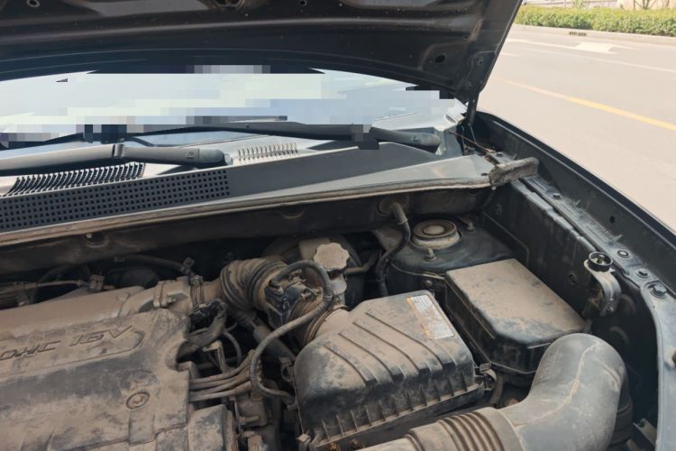 Used Hyundai Tucson 2009 2.0L Manual Two-Wheel Drive Fashion Edition Engine Bay Left