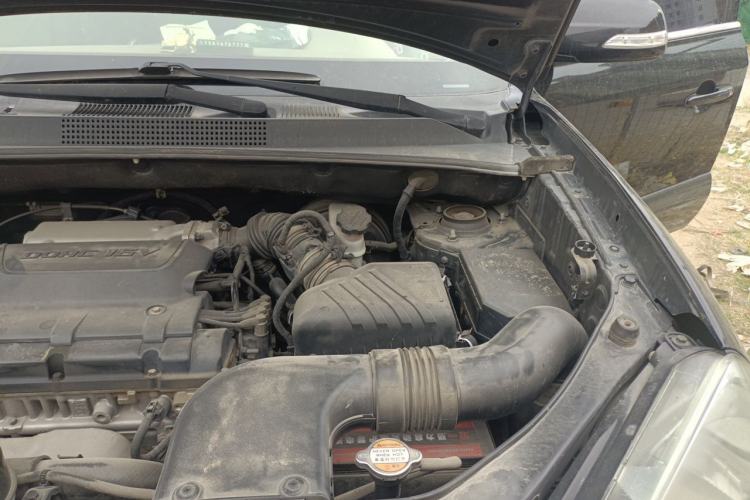 Used Hyundai Tucson 2009 2.0L Manual Two-Wheel Drive Fashion Edition Engine Bay Left