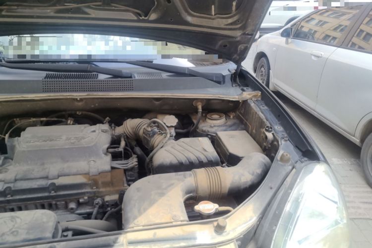 Used Hyundai Tucson 2009 2.0L Manual Two-Wheel Drive Fashion Edition Engine Bay Left