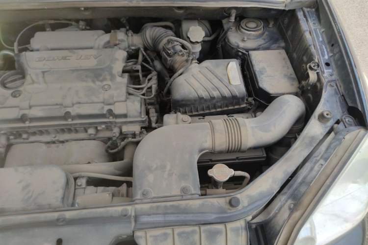 Used Hyundai Tucson 2009 2.0L Manual Two-Wheel Drive Fashion Edition Engine Bay Left