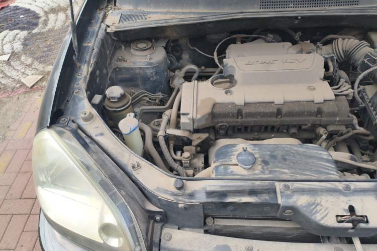Used Hyundai Tucson 2009 2.0L Manual Two-Wheel Drive Fashion Edition Engine Bay Right
