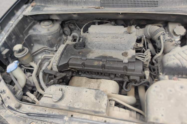 Used Hyundai Tucson 2009 2.0L Manual Two-Wheel Drive Fashion Edition Engine Bay Right