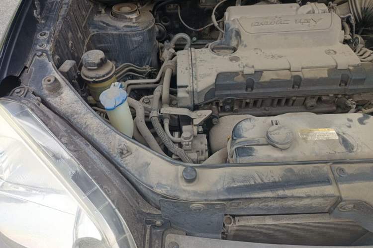 Used Hyundai Tucson 2009 2.0L Manual Two-Wheel Drive Fashion Edition Engine Bay Right