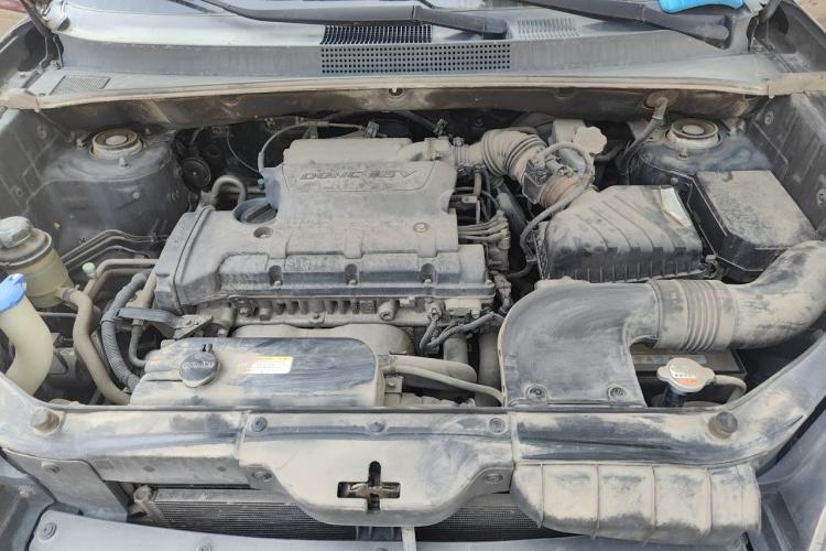 Used Hyundai Tucson 2009 2.0L Manual Two-Wheel Drive Fashion Edition Engine Bay