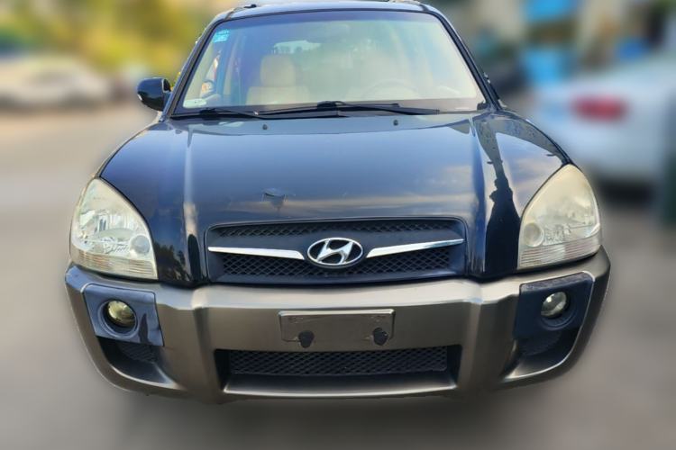 Used Hyundai Tucson 2009 2.0L Automatic Two-Wheel Drive with Sunroof Front