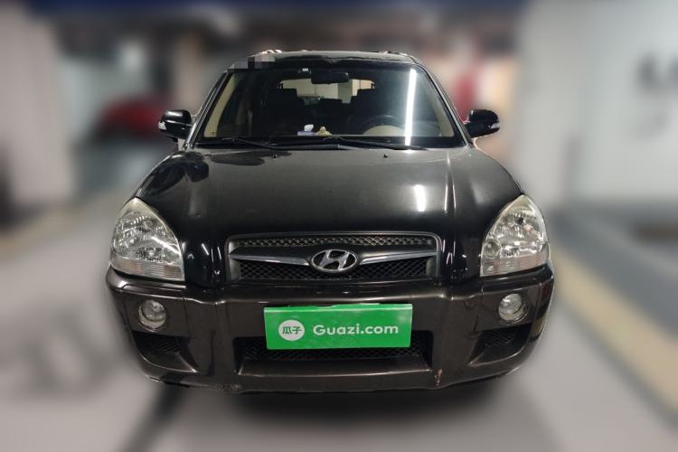 Used Hyundai Tucson 2009 2.0L Automatic Two-Wheel Drive with Sunroof Front