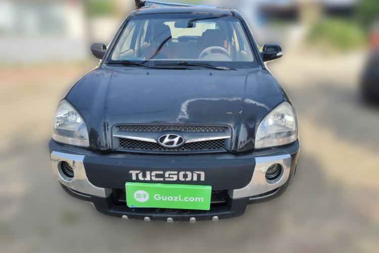 Used Hyundai Tucson 2009 2.0L Manual Two-Wheel Drive Fashion Edition Front