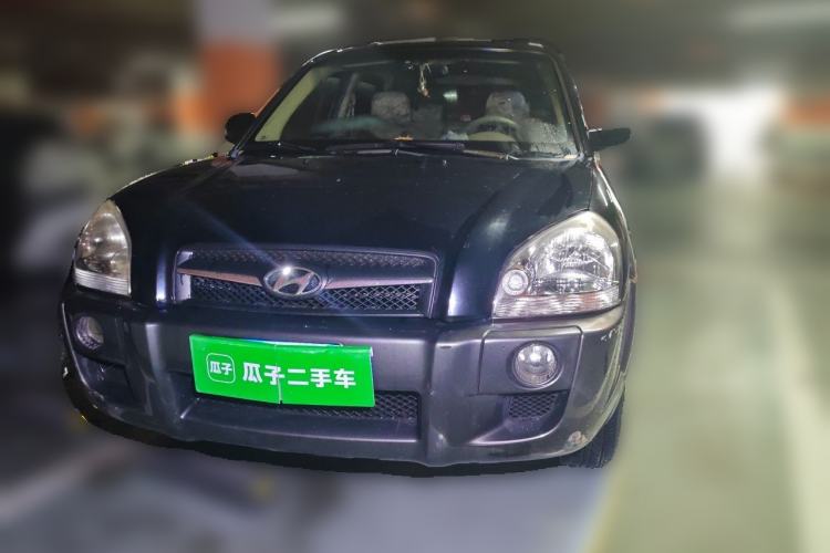 Used Hyundai Tucson 2009 2.0L Manual Two-Wheel Drive Fashion Edition Front