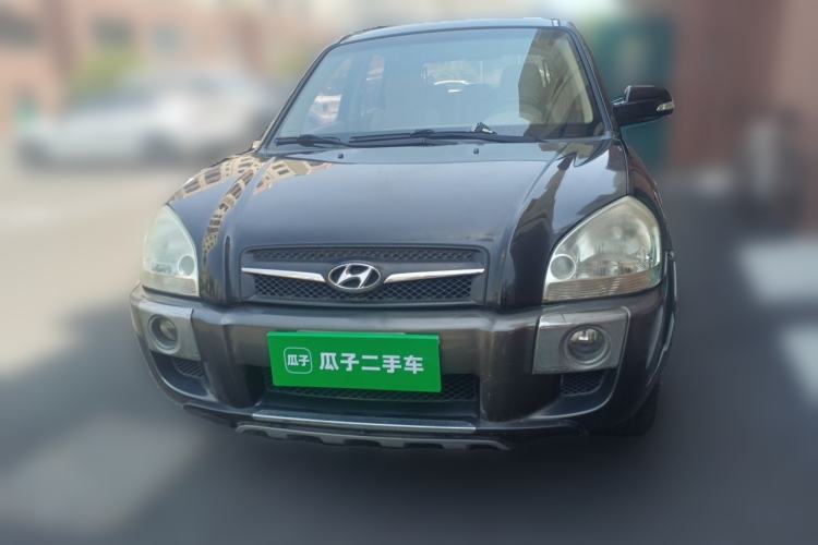Used Hyundai Tucson 2009 2.0L Automatic Two-Wheel Drive with Sunroof Front