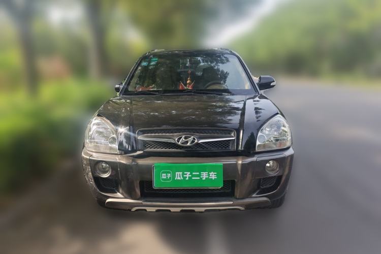 Used Hyundai Tucson 2009 2.0L Manual Two-Wheel Drive Fashion Edition Front